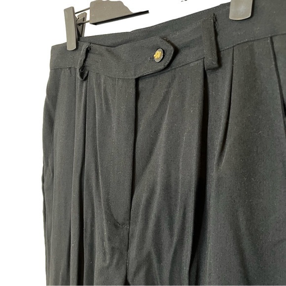 VINTAGE Jacklyn Smith Classic Black Pleated Trousers Tapered Gold Knot Button 30 - Picture 2 of 6